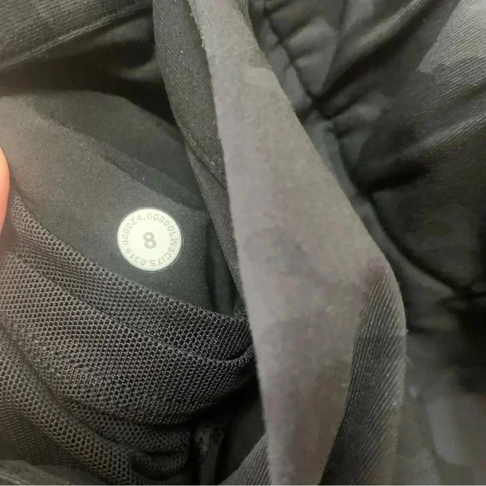 Lululemon On the Fly 7/8 Pant in Incognito Camo Multi Grey Size 8